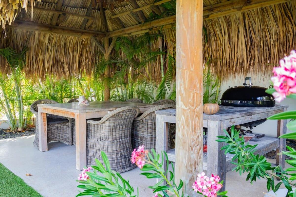 Stylish 4 Bedroom Modern Villa Design, Walking Distance From The Beach Jan Thiel 외부 사진