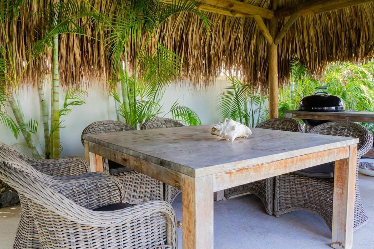 Stylish 4 Bedroom Modern Villa Design, Walking Distance From The Beach Jan Thiel 외부 사진