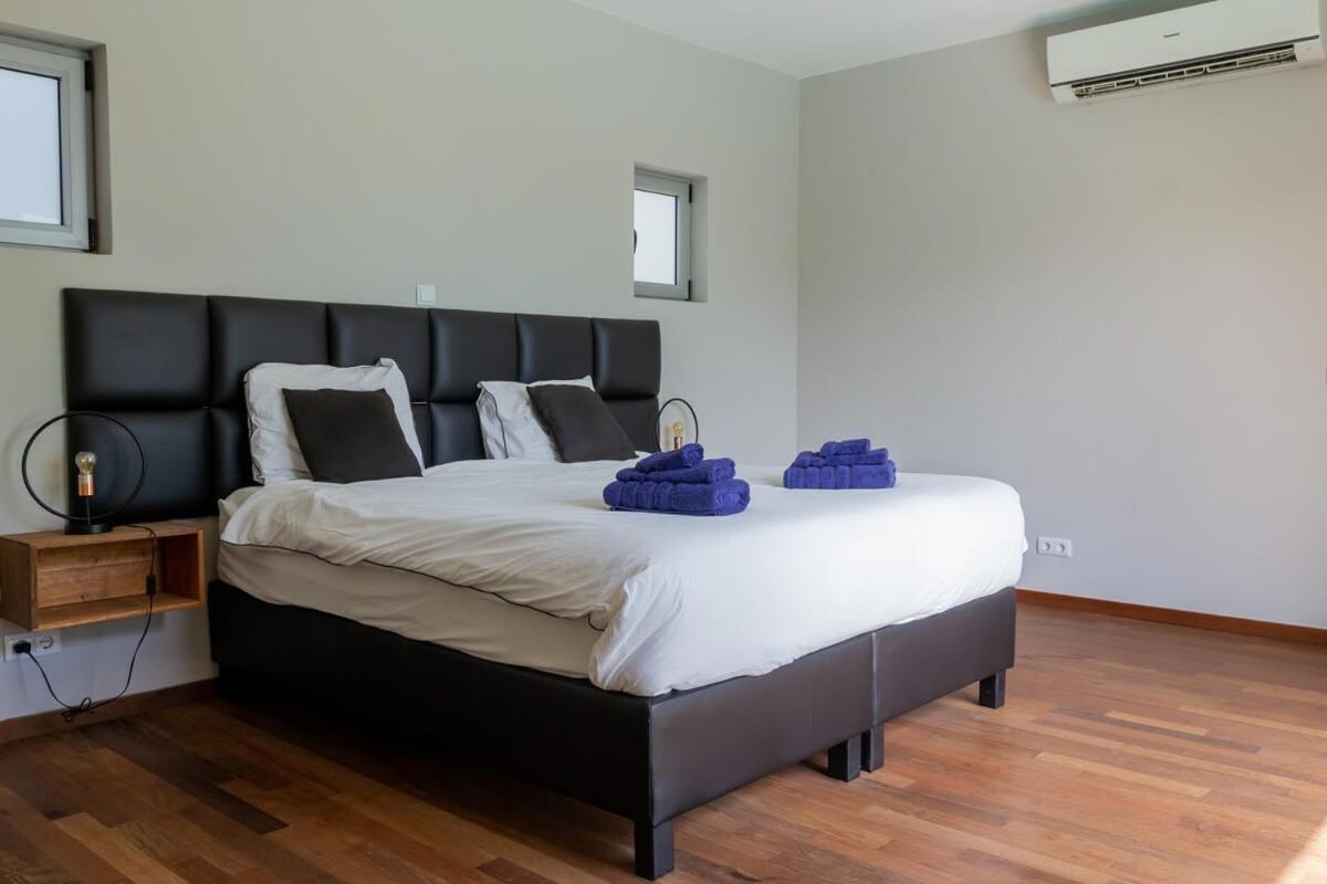 Stylish 4 Bedroom Modern Villa Design, Walking Distance From The Beach Jan Thiel 외부 사진