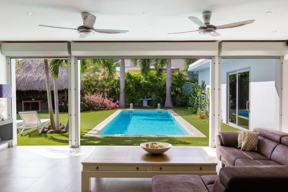 Stylish 4 Bedroom Modern Villa Design, Walking Distance From The Beach Jan Thiel 외부 사진